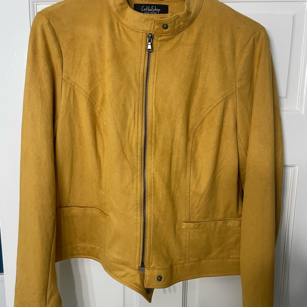 Yellow suede, jacket, hip length size medium. coffee shop New York